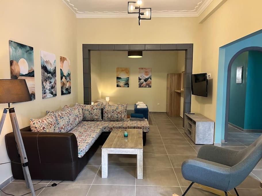 Spacious And Beautiful House * פיראוס